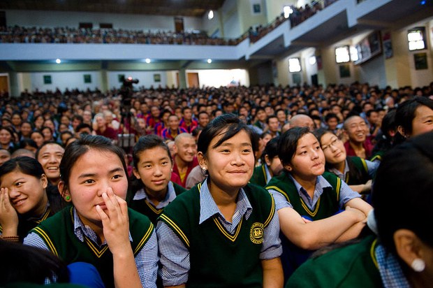 རྡ་སྟེང་བོད་ཁྱིམ་དུ་དགེ་ལས་ཉིན་མོ་སྲུང་བརྩི།