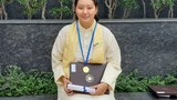 བསྟན་འཛིན་ཚེ་བརྟན་ལགས་སུ་གསེར་གྱི་གཟེངས་རྟགས་ཐོབ་པ།