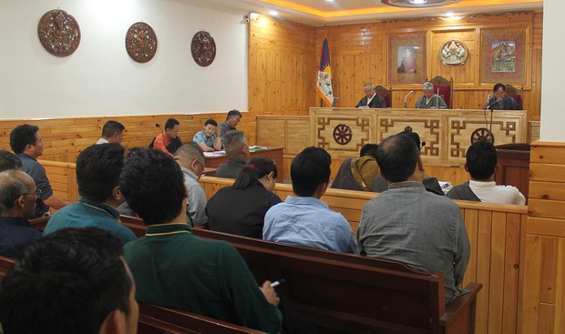 ཁ་མཆུ་ཨང་༢༠པ་མ་ཉེས་ཁ་གཡོག་ཐད་ཞིབ་གཅོད་ཉན་ཞིབ་དང་པོ་གནང་ཡོད་པ།