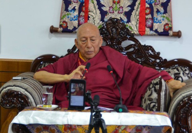 སྤྱི་ཚོགས་ཞབས་ཞུ་བས་ཀུན་སློང་འཁྱེར་སྟངས།