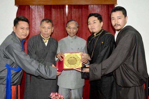 བོད་དོན་ཞུ་གཏུགས་ཀྱི་ལས་འགུལ་ལ་རྒྱབ་སྐྱོར། བོད་དོན་ཞུ་གཏུགས་ཀྱི་ལས་འགུལ་ལ་རྒྱབ་སྐྱོར།