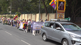 རྒྱ་ནག་གཞུང་གིས་བོད་ནང་མི་རིགས་རྩ་མེད་བཟོ་ཐབས་བྱེད་བཞིན་པ་མཚམས་འཇོག་དགོས་ཞེས་མེའི་སོར་གྲོང་ཁྱེར་དུ་བོད་མི་ཚོས་ངོ་རྒོལ་གྱི་ལས་འགུལ་སྤེལ་ཡོད་པ།