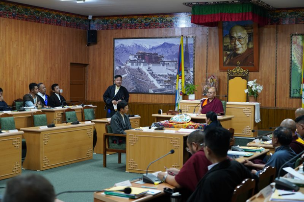བོད་མི་མང་སྤྱི་འཐུས་ལྷན་ཚོགས་ཀྱི་ཚོགས་འདུའི་འགྲོ་སྟངས།