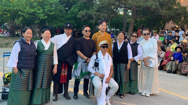 ཁེ་ཎ་ཌའི་ ཨོ་ཊ་ཝ་ ནས་ ཊོ་རོན་ཊོ་ བར་གྱི་ཞི་བའི་གོམ་བགྲོད་མཇུག་སྒྲིལ། ཁེ་ཎ་ཌའི་ ཨོ་ཊ་ཝ་ ནས་ ཊོ་རོན་ཊོ་ བར་གྱི་ཞི་བའི་གོམ་བགྲོད་མཇུག་སྒྲིལ།
