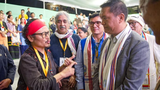བརྩོན་འགྲུས་ལགས་ནས་ཨ་རུ་ཎཱ་ཅལ་མངའ་སྡེའི་སྤྱི་ཁྱབ་བློན་ཆེན་དང་མཇལ་འཕྲད་གནང་བ།