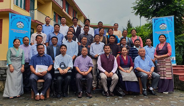 འཕྲོད་བསྟེན་ལས་ཁུངས་ནས་ལང་ཚོ་དར་བབ་ཀྱི་འཕྲོད་བསྟེན་ཟབ་སྦྱོང་གནང་བ། འཕྲོད་བསྟེན་ལས་ཁུངས་ནས་ལང་ཚོ་དར་བབ་ཀྱི་འཕྲོད་བསྟེན་ཟབ་སྦྱོང་གནང་བ།