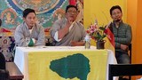 བོད་ཀྱི་གཞོན་ནུ་ལྷན་ཚོགས་ཡོ་རོབ་ནང་སྐོར་བསྐྱོད་གནང་བཞིན་པ།