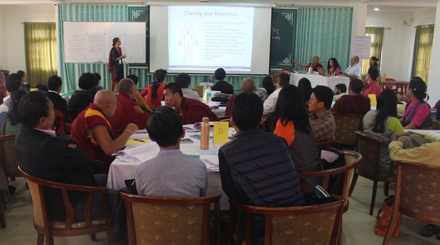 ཆོས་ལུགས་ལ་མ་བརྟེན་པའི་བཟང་སྤྱོད་སྐོར་རྒྱུད་སྟོན་ཟབ་སྦྱོང་གནང་ཡོད་པ། ཆོས་ལུགས་ལ་མ་བརྟེན་པའི་བཟང་སྤྱོད་སྐོར་རྒྱུད་སྟོན་ཟབ་སྦྱོང་གནང་ཡོད་པ།