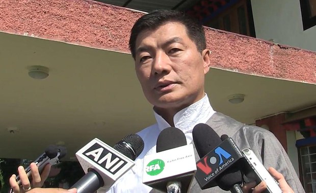 ཚེ་མེད་ཞི་བའི་ལམ་ནས་རྒྱ་གར་ལ་རང་བཙན་ཐོབ་པ་བཞིན་བོད་པའི་འཐབ་རྩོད་དེ་ཡང་ལམ་ལྷོང་ཡོང་བའི་རེ་བ་ཡོད།