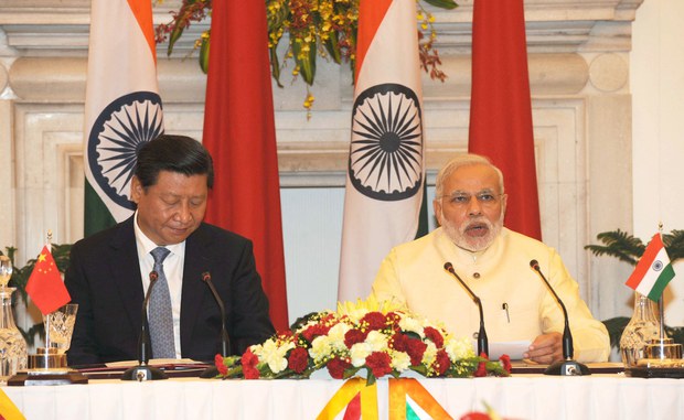 རྒྱ་དཀར་ནག་གཉིས་དབར་ཕྱི་འབྲེལ་བཙུགས་ནང་ལོ་ངོ་བདུན་ཅུ་འཁོར་བའི་དོན་སྙིང་།