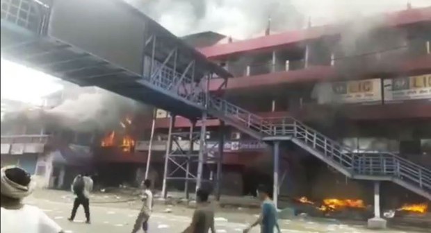 རྒྱ་གར་བྱང་ཤར་ཨ་རུ་ཎ་ཅལ་མངའ་སྡེའི་རྒྱལ་སའི་ནང་ངོ་རྒོལ། རྒྱ་གར་བྱང་ཤར་ཨ་རུ་ཎ་ཅལ་མངའ་སྡེའི་རྒྱལ་སའི་ནང་ངོ་རྒོལ།