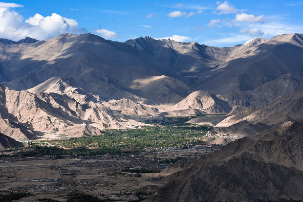 རྒྱ་ནག་གིས་ཀཤ་མིར་གྱི་གནད་དོན་དེ་རྒྱ་གར་ལ་རྩོད་གཞིའི་གནད་དོན་ཞིག་ཏུ་གླེང་ཐབས་བྱེད་བཞིན་པ།