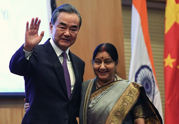 རྒྱ་དཀར་ནག་གཉིས་ཀྱི་ཆབ་སྲིད་འབྲེལ་བ།