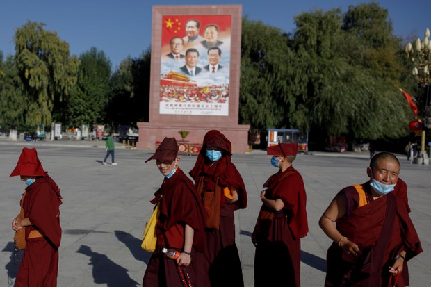 བོད་ནང་དམར་ཤོག་ཚོགས་པར་དགའ་ཞེན་གྱི་ལྟ་བ་ཁྱབ་སྤེལ།