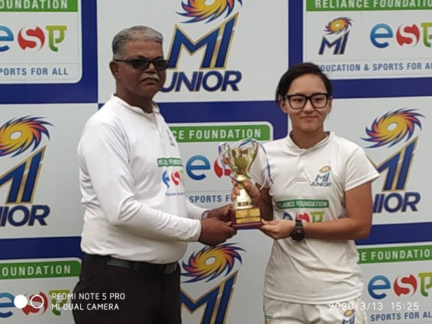 རྒྱ་གར་གྲོང་ཁྱེར་མུམ་བྷེ་ནང་cricket རྩེད་འགྲན་པ་རྗེ་བཙུན།