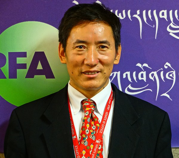  བོད་རང་སྐྱོང་ལྗོངས་དམར་ཤོག་ཚོགས་པའི་ཚོགས་མིི་ཁྲི༢༧ལྷག་ཡོད་པ།