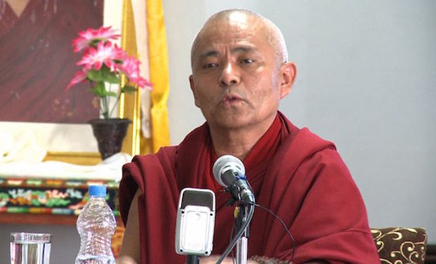 རྒྱ་ནག་གིས་གྲངས་ཉུང་མི་རིགས་ལ་དྲག་གནོན་བྱེད་བཞིན་པ་དེར་རྒྱ་གར་གྱིས་གདོང་ལེན་གྱི་སྲིད་ཇུས་ཡོད་མེད། རྒྱ་ནག་གིས་གྲངས་ཉུང་མི་རིགས་ལ་དྲག་གནོན་བྱེད་བཞིན་པ་དེར་རྒྱ་གར་གྱིས་གདོང་ལེན་གྱི་སྲིད་ཇུས་ཡོད་མེད།
