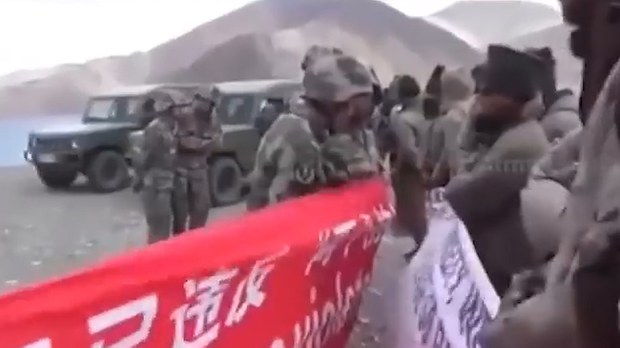 རྒྱ་དཀར་ནག་གཉིས་ཀྱི་ས་མཚམས་སུ་ཛ་དྲག་གནས་སྟངས་ཐད་བགྲོ་གླེང་།