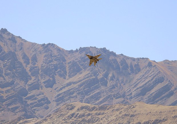 རྒྱ་དཀར་ནག་གི་ས་མཚམས་ཟེར་བར་མུ་མཐུད་འཁོན་འཁྲུགས།
