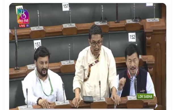བྷོ་ཊི་སྐད་ཡིག་དེ་རྒྱ་གར་གཞུང་འབྲེལ་སྐད་ཡིག་ཏུ་ངོས་འཛིན་འབྱུང་ཐབས་བྱེད་བཞིན་པ།