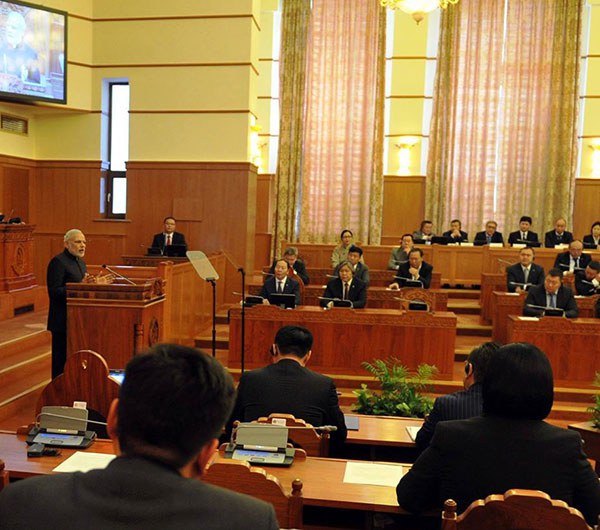 སོག་པོའི་གྲོས་ཚོགས་ནང་གསུང་བཤད། སོག་པོའི་གྲོས་ཚོགས་ནང་གསུང་བཤད།