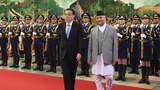 བལ་ཡུལ་སྲིད་བློན་ཀེ་པི་ཤར་མཱ་ ཨོ་ལི་མཆོག་རྒྱ་ནག་ཏུ་རྒྱལ་དོན་གཟིགས་སྐོར་གནང་བཞིན་པ།