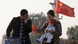རྒྱ་ནག་ནང་བྱིས་པ་གསོ་སྐྱོང་དང་ཤེས་ཡོན་སློབ་གསོའི་ཐད་ཀྱི་འགྲོ་གྲོན་གྱི་གནས་ཚད་དེས་ཕ་མ་མང་པོ་ཞིག་ལ་དཀའ་ངལ་ཆེན་པོ་འཕྲད་བཞིན་པ།