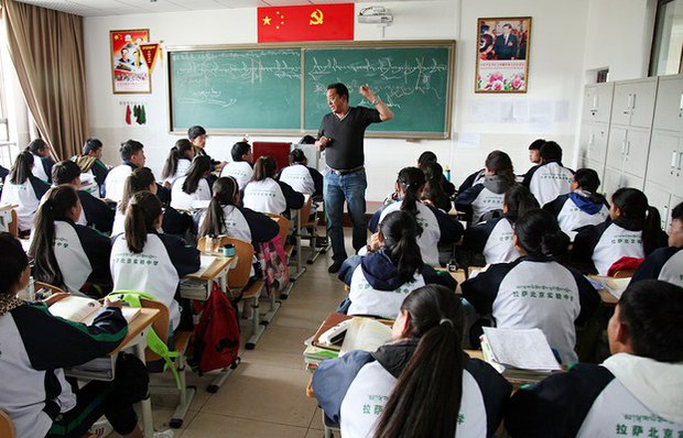 རྒྱ་ནག་གི་སྐད་ཡིག་བཅའ་ཁྲིམས་དང་དོན་དངོས་སུ་ལག་བསྟར་བྱེད་སྟངས་སྐོར།