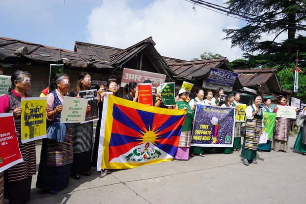 ཧོང་ཀོང་གི་དམངས་གཙོའི་ལས་འགུལ་ལ་གདུང་སེམས་མཉམ་སྐྱེད། ཧོང་ཀོང་གི་དམངས་གཙོའི་ལས་འགུལ་ལ་གདུང་སེམས་མཉམ་སྐྱེད།