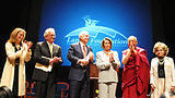 ༸གོང་ས་མཆོག་ལ་ལེན་ཊོས་གཟེངས་རྟགས་ཕུལ་བ།