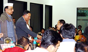 བྷ་རཏ་ཇོ་ཏི་གཟེངས་རྟགས། བྷ་རཏ་ཇོ་ཏི་གཟེངས་རྟགས།