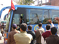 lhasa-kathmandu-bus-200.jpg lhasa-kathmandu-bus-200.jpg
