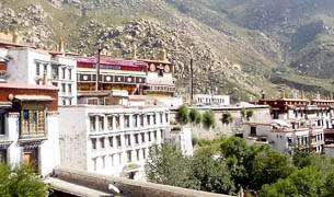 འབྲས་སྤུངས་དགོན་པའི་མཁན་པོ་ལ་ཁྲིམས་ཐག འབྲས་སྤུངས་དགོན་པའི་མཁན་པོ་ལ་ཁྲིམས་ཐག