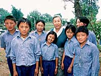 jetsun-pema-and-kids-200.jpg jetsun-pema-and-kids-200.jpg