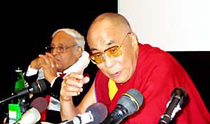 མེམ་ཕེས྄་གྲོང་ཁྱེར་ནང་ཞབས་སོར་འཁོད་གནང་བ། མེམ་ཕེས྄་གྲོང་ཁྱེར་ནང་ཞབས་སོར་འཁོད་གནང་བ།