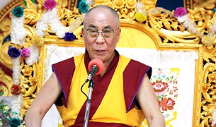 ༸གོང་ས་མཆོག་གི་ལ་དྭགས་ཁུལ་དུ་བཀའ་ཆོས། ༸གོང་ས་མཆོག་གི་ལ་དྭགས་ཁུལ་དུ་བཀའ་ཆོས།