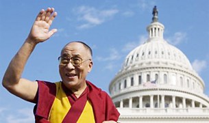 ༸གོང་ས་མཆོག་ལ་དམངས་གཙོའི་གཟེངས་རྟཊ་འབུལ་རྒྱུ།
