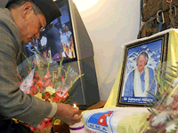 edmund-hillary-200.gif edmund-hillary-200.gif