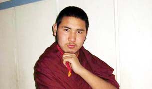 ལྷ་སའི་བཙོན་ཁང་དུ་ཡོད་པ། ལྷ་སའི་བཙོན་ཁང་དུ་ཡོད་པ།