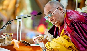 དུས་འཁོར་དབང་ཆེན་མང་ཤོས་བསྩལ་བ། དུས་འཁོར་དབང་ཆེན་མང་ཤོས་བསྩལ་བ།
