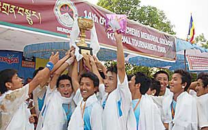 རྒྱལ་ཡུམ་ཆེན་མོའི་རྐང་རྩེད། རྒྱལ་ཡུམ་ཆེན་མོའི་རྐང་རྩེད།