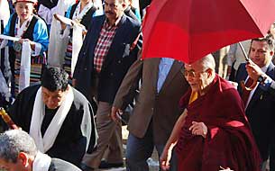 བོད་ཕྲུག་ཁྱིམ་སྡེ་དབུ་བརྙེས་ནས་ལོ་ ༤༨ འཁོར་བ། བོད་ཕྲུག་ཁྱིམ་སྡེ་དབུ་བརྙེས་ནས་ལོ་ ༤༨ འཁོར་བ།