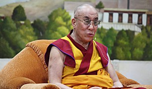 ༸གོང་ས་མཆོག་ནས་ནང་ཆོས་ངོ་སྤྲོད་གནང་བ། ༸གོང་ས་མཆོག་ནས་ནང་ཆོས་ངོ་སྤྲོད་གནང་བ།