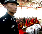 drepung-monks-and-pla-150.jpg drepung-monks-and-pla-150.jpg