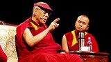 ཨོ་སི་ཊེ་ལི་ཡའི་ནང་ཞབས་སོར་འཁོར་གནང་བ།