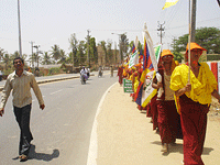 sera-peace-marcher-200.gif