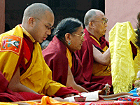 karmapa-sakya-hhdl-200.gif