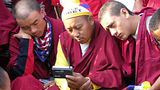 བོད་ནང་རླུང་འཕྲིན་ཐོག་དམ་བསྒྲགས་ཆེ་རུ་གཏོང་བཞིན་པ།
