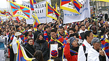 སུད་སི་ནང་རྒྱ་ནག་གཞུང་ལ་ངོ་རྒོལ་སྤེལ་བ།