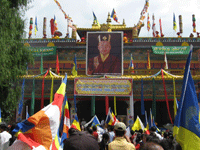 karmapa-22-bday-nep-200.gif